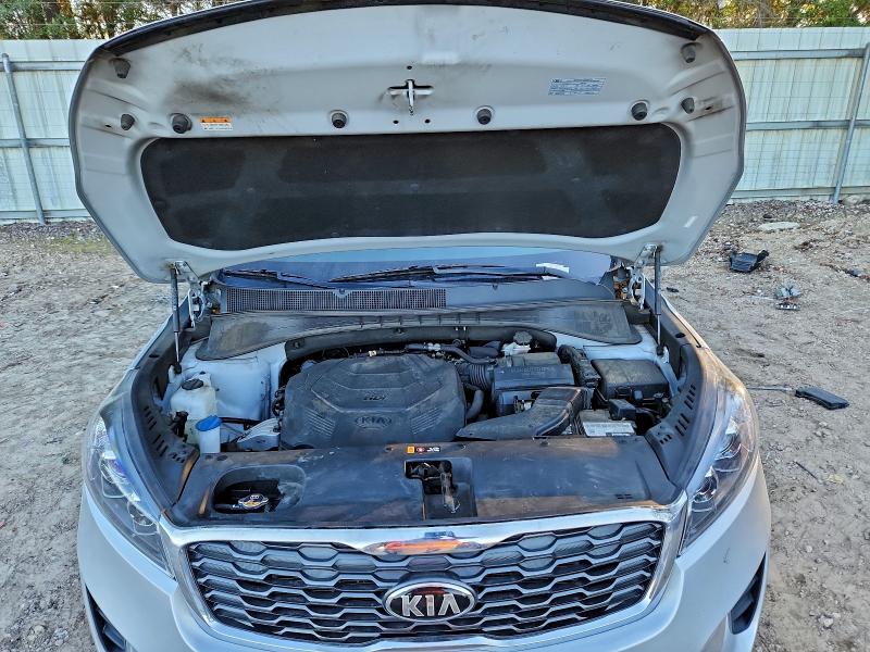 Фото 12 - KIA SORENTO