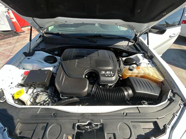 Фото 7 - CHRYSLER 300