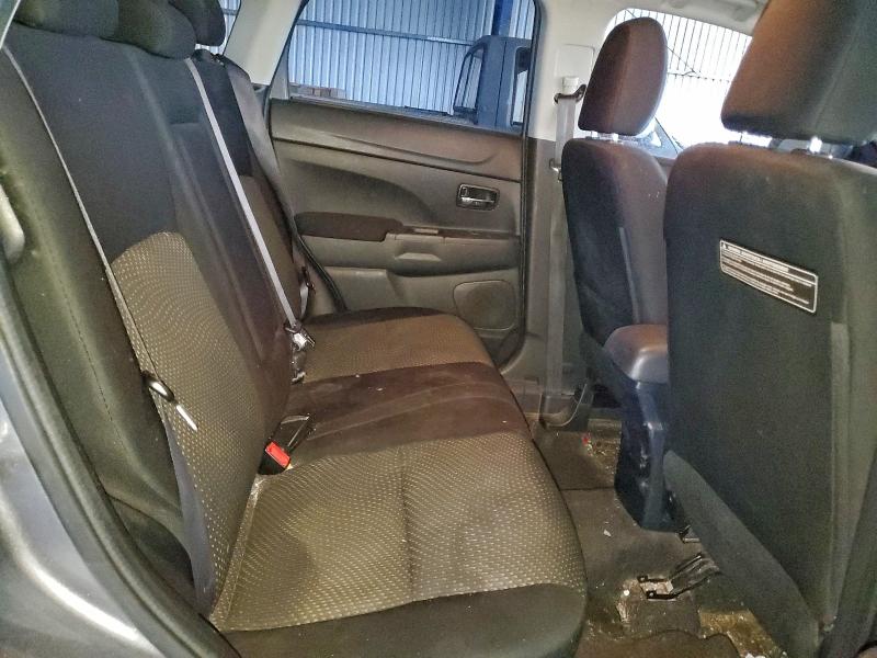 Фото 10 - MITSUBISHI OUTLANDER