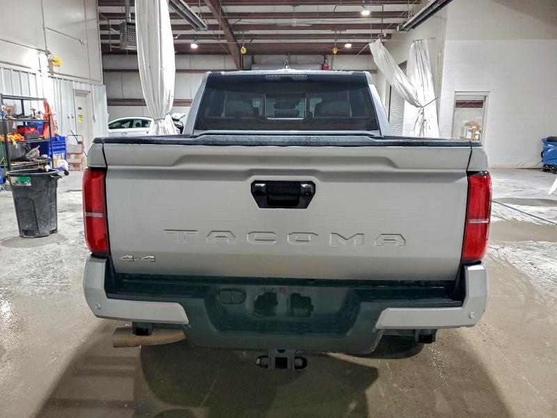 Фото 6 - TOYOTA TACOMA