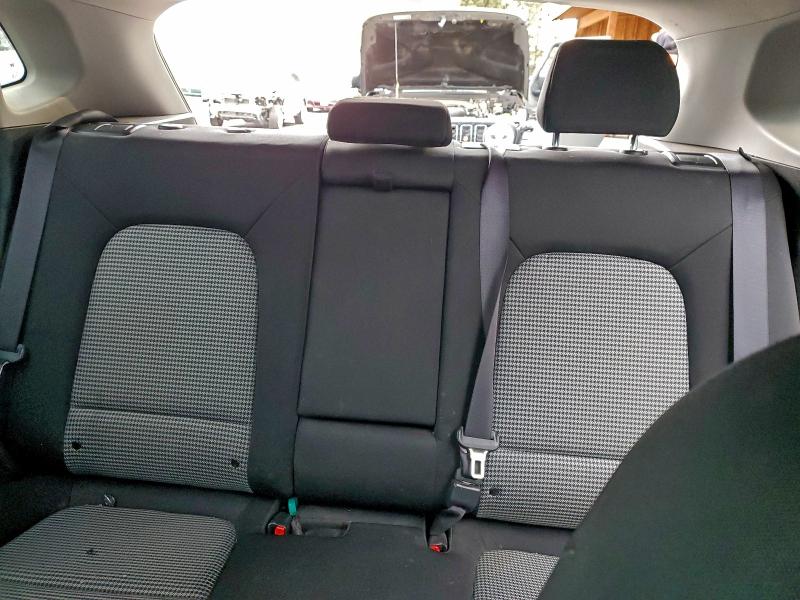 Фото 10 - HYUNDAI KONA