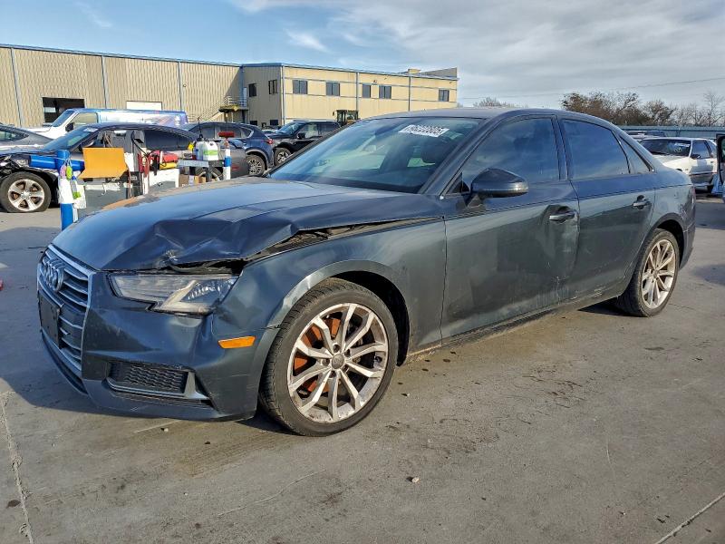 Фото 1 - AUDI A4