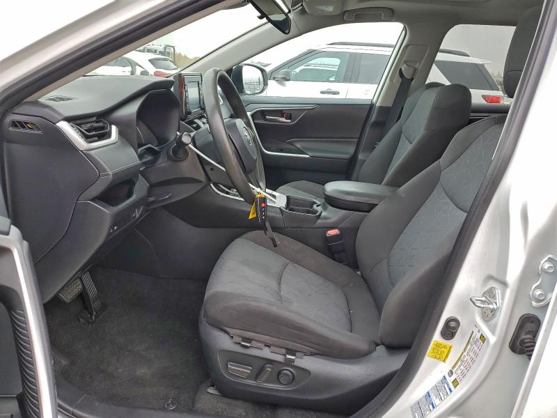 Фото 7 - TOYOTA RAV4