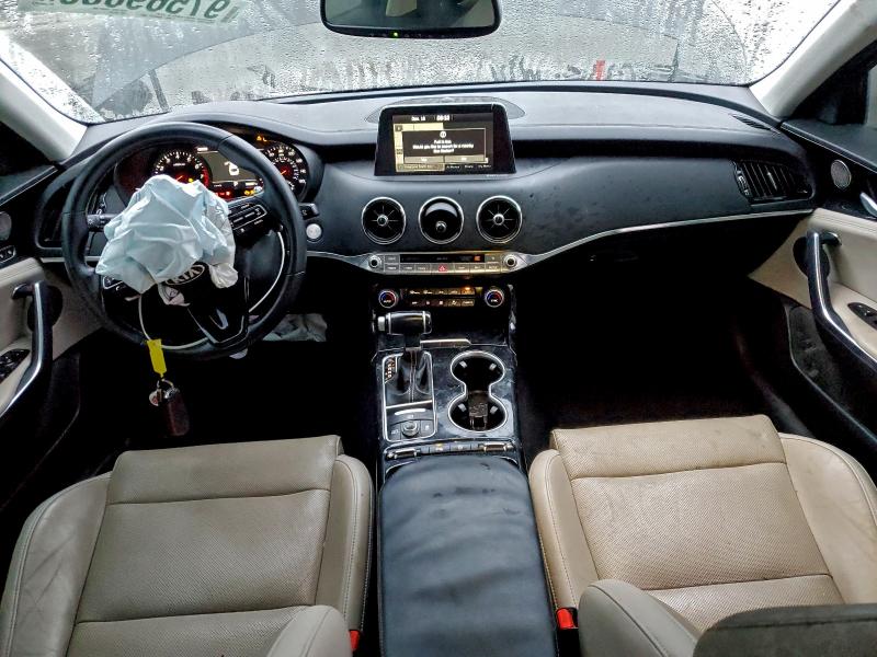 Фото 8 - KIA STINGER