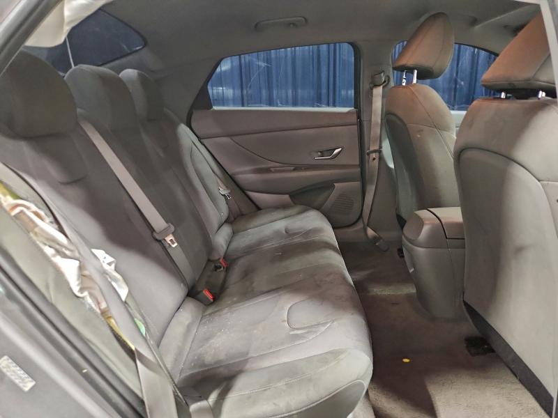 Фото 10 - HYUNDAI ELANTRA