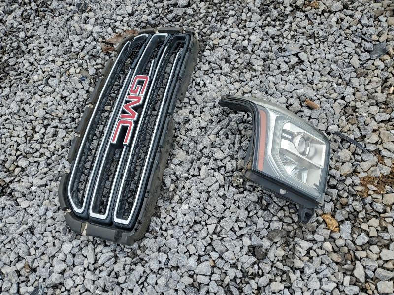 Фото 13 - GMC YUKON