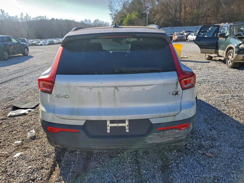 Фото 6 - VOLVO XC40