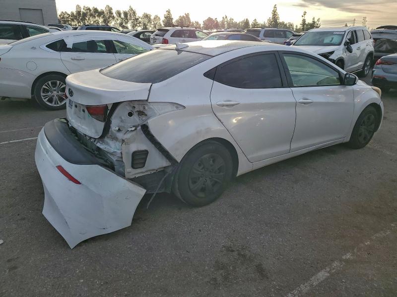 Фото 3 - HYUNDAI ELANTRA