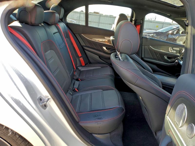 Фото 10 - MERCEDES-BENZ E-CLASS