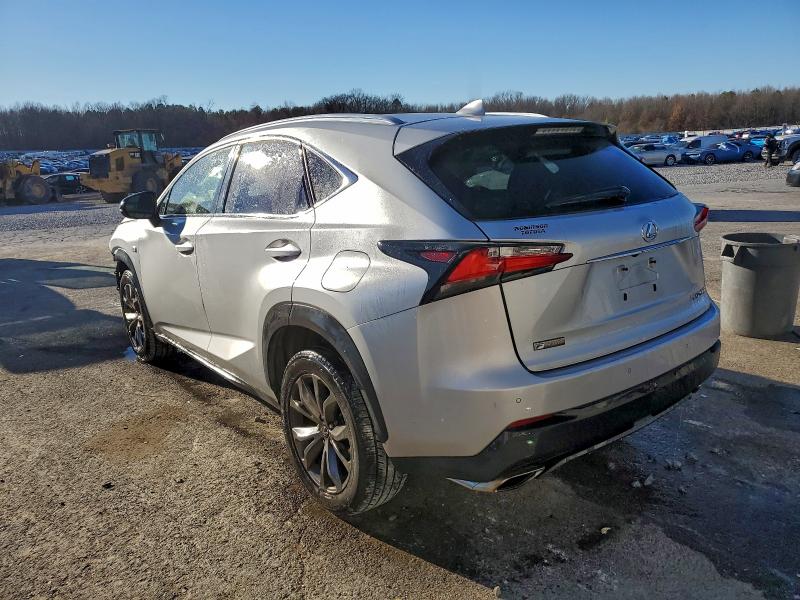 Фото 2 - LEXUS NX