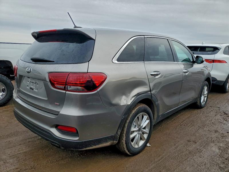 Фото 3 - KIA SORENTO