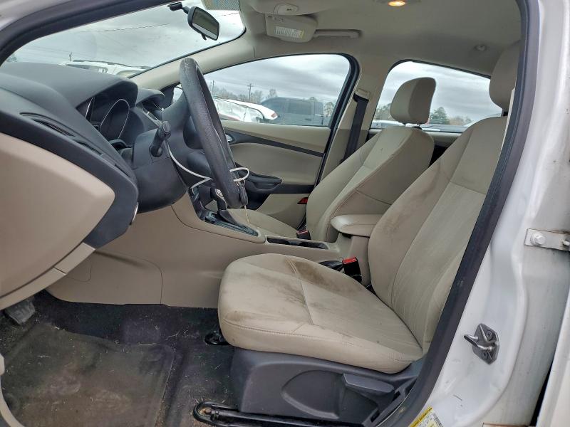 Фото 7 - FORD FOCUS