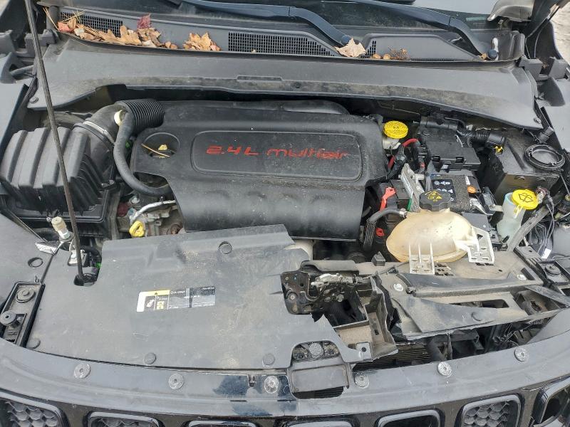 Фото 12 - JEEP COMPASS