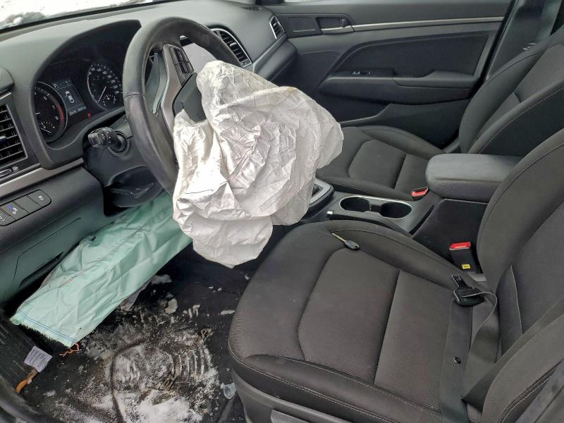 Фото 7 - HYUNDAI ELANTRA