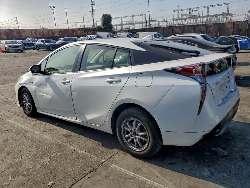 Фото 2 - TOYOTA PRIUS