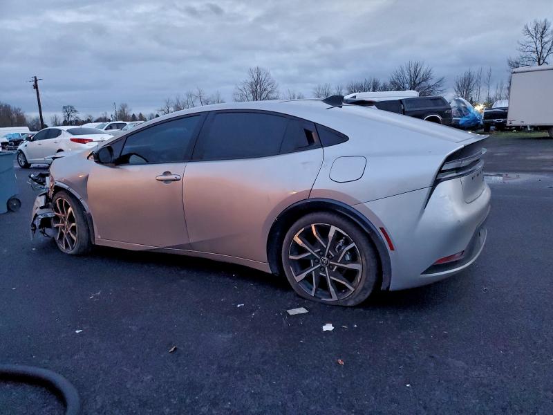 Фото 2 - TOYOTA PRIUS