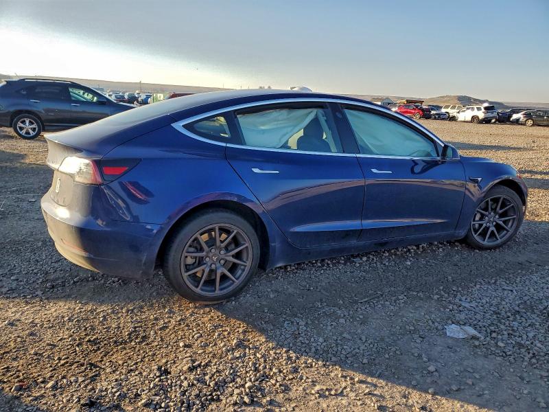 Фото 3 - TESLA MODEL 3