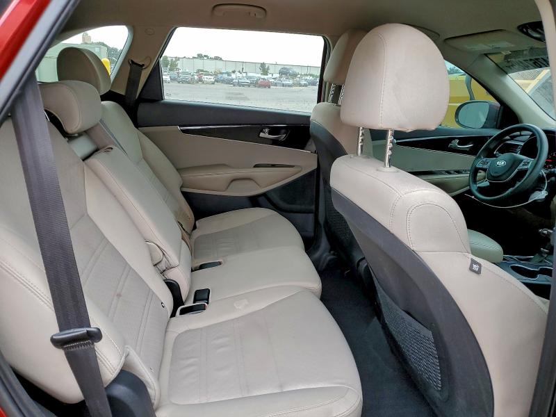 Фото 11 - KIA SORENTO