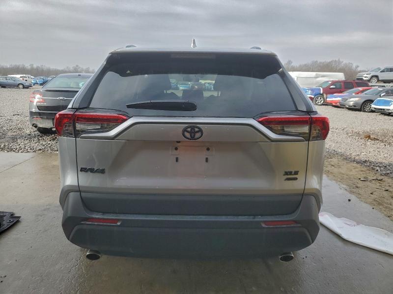 Фото 6 - TOYOTA RAV4