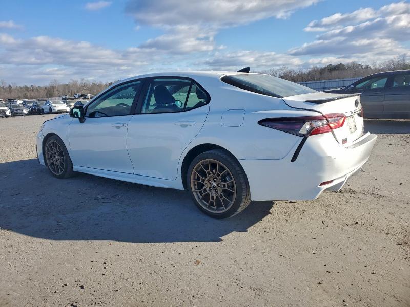 Фото 2 - TOYOTA CAMRY