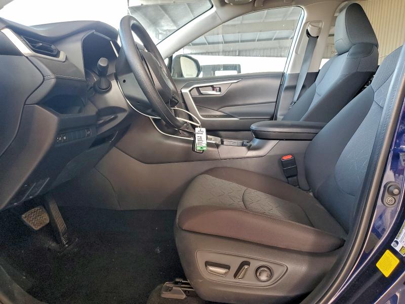 Фото 7 - TOYOTA RAV4