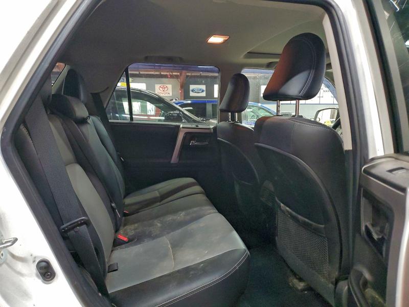 Фото 11 - TOYOTA 4RUNNER