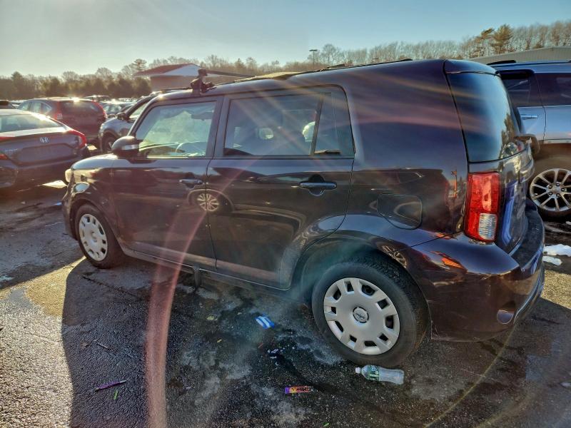 Фото 2 - TOYOTA SCION