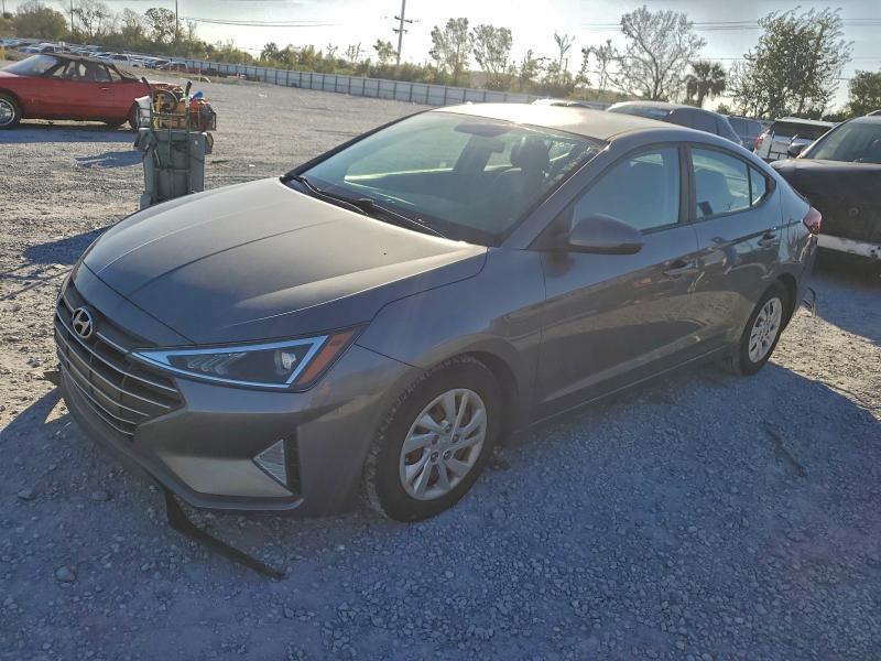 Фото 1 - HYUNDAI ELANTRA