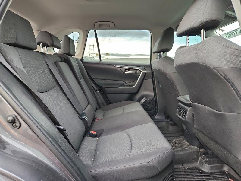 Фото 11 - TOYOTA RAV4