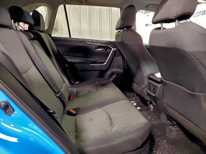 Фото 10 - TOYOTA RAV4