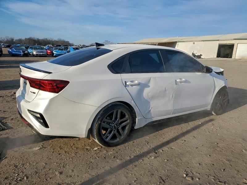 Фото 3 - KIA FORTE