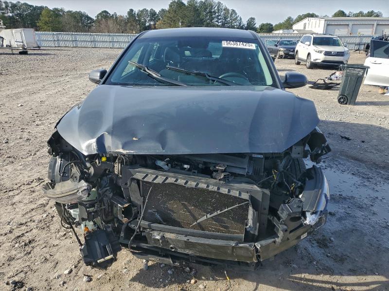 Фото 5 - HYUNDAI KONA