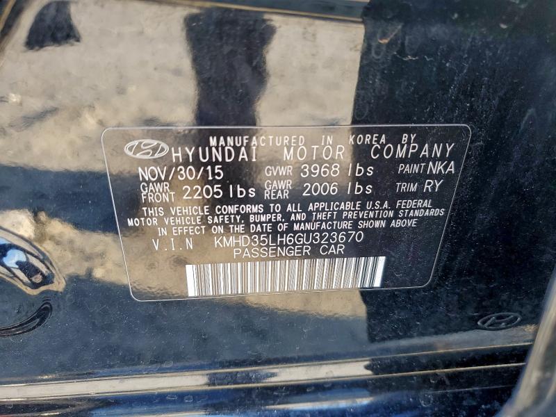 Фото 12 - HYUNDAI ELANTRA