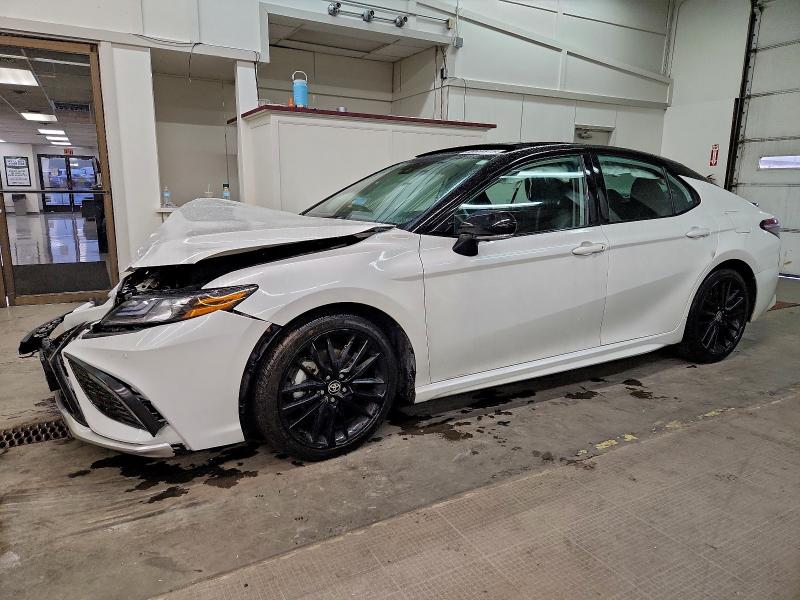 Фото 1 - TOYOTA CAMRY