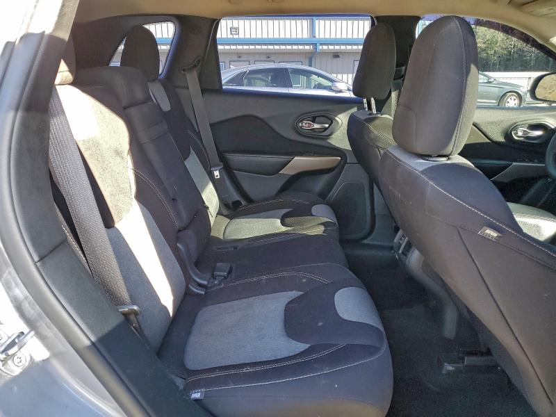 Фото 10 - JEEP GRAND CHER