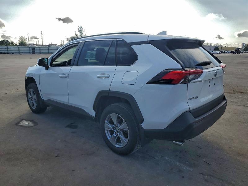 Фото 2 - TOYOTA RAV4