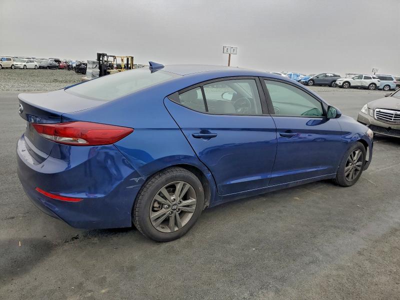 Фото 3 - HYUNDAI ELANTRA