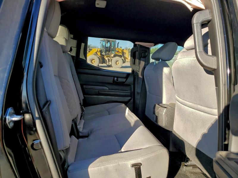 Фото 10 - TOYOTA TACOMA