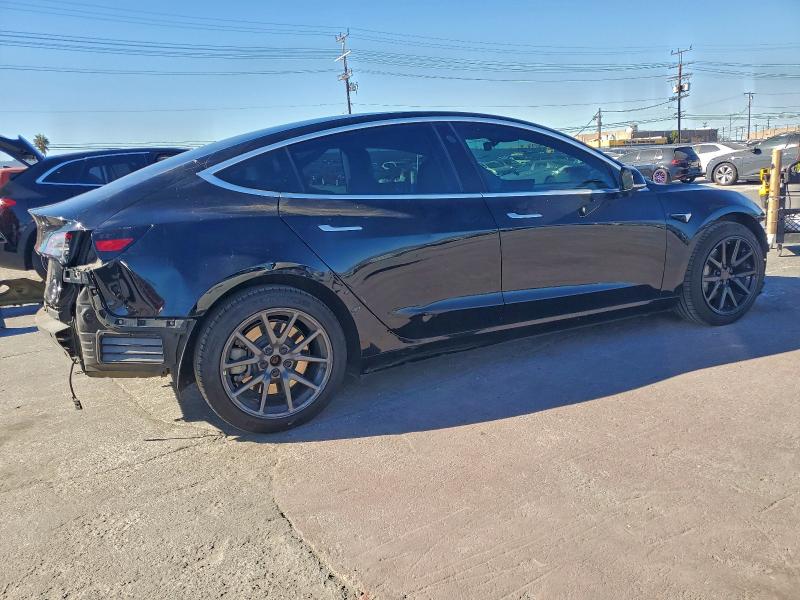 Фото 3 - TESLA MODEL 3