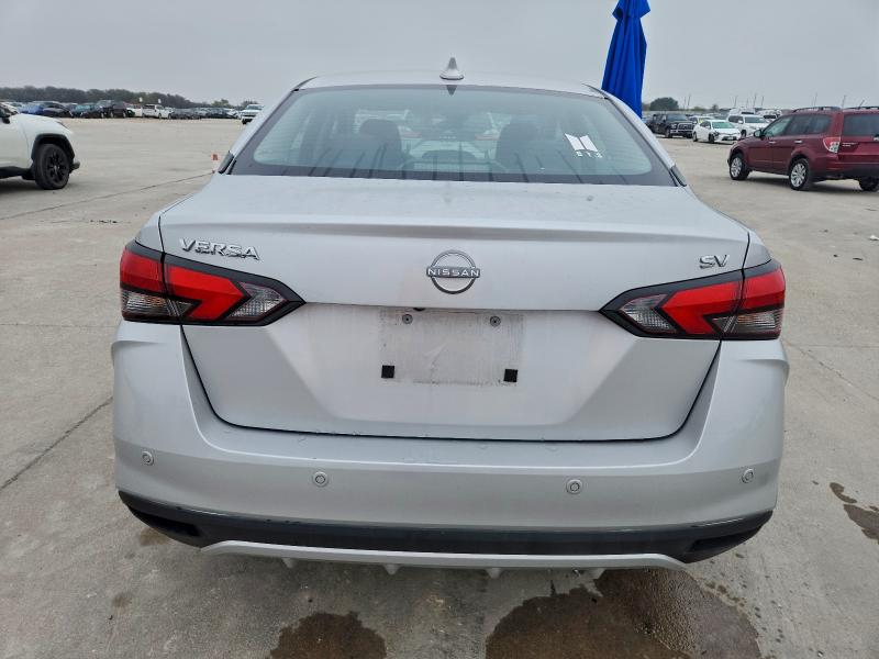 Фото 6 - NISSAN VERSA