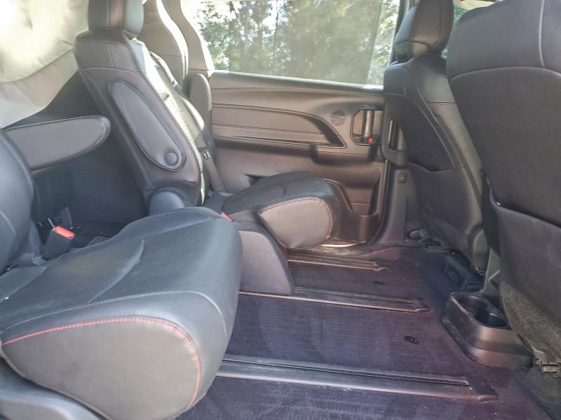 Фото 11 - TOYOTA SIENNA