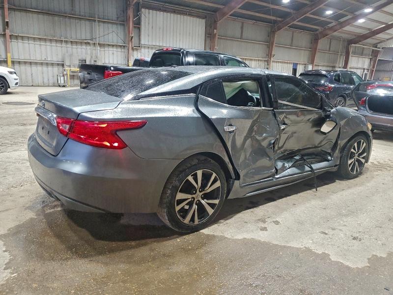 Фото 3 - NISSAN MAXIMA