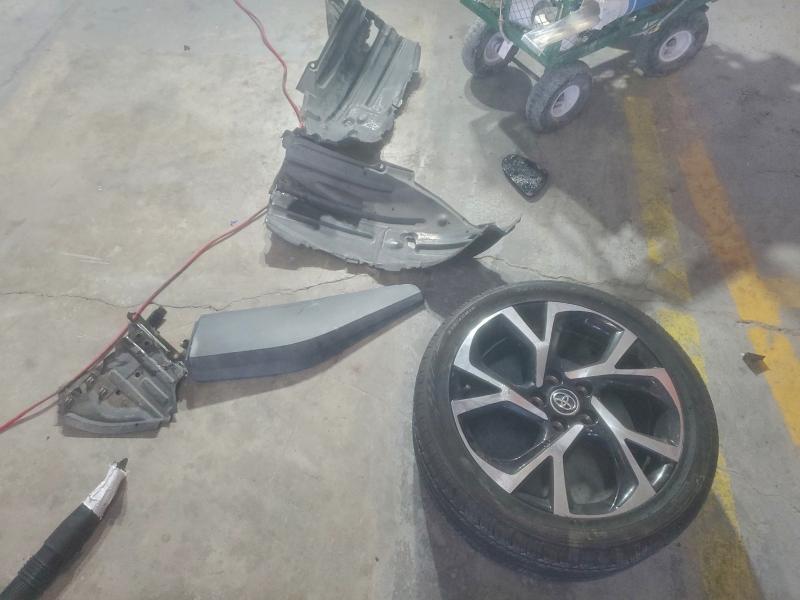 Фото 12 - TOYOTA C-HR