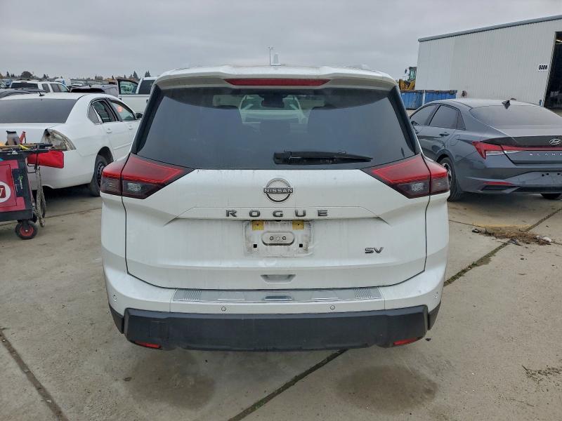 Фото 6 - NISSAN ROGUE