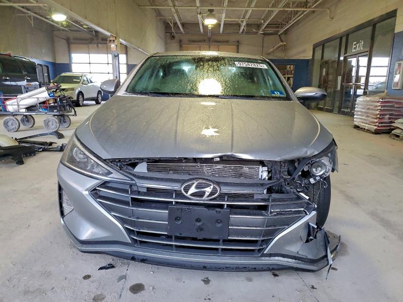 Фото 5 - HYUNDAI ELANTRA