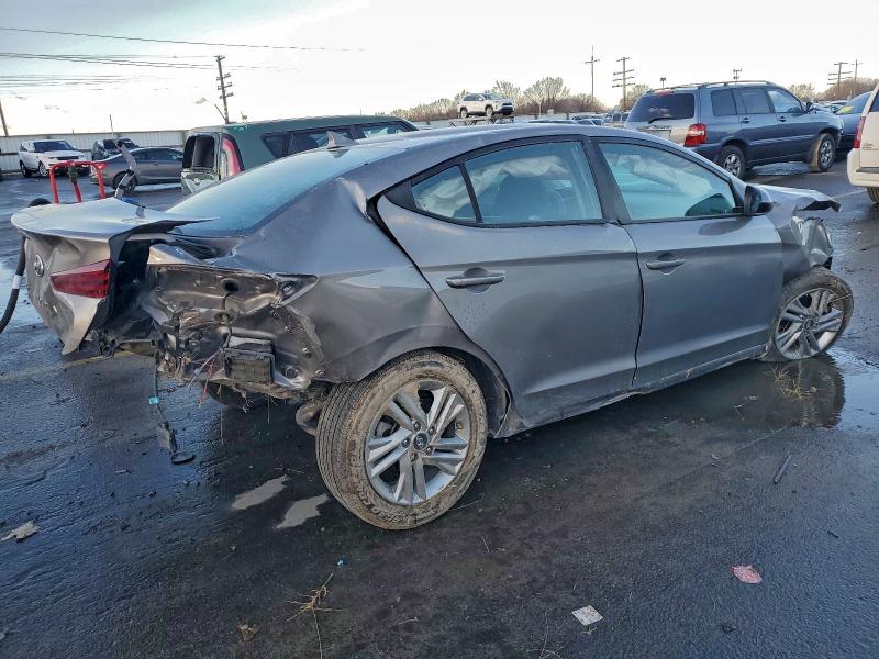 Фото 3 - HYUNDAI ELANTRA