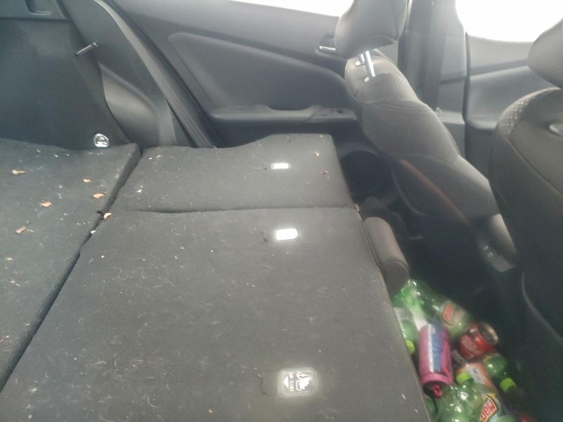 Фото 10 - TOYOTA PRIUS