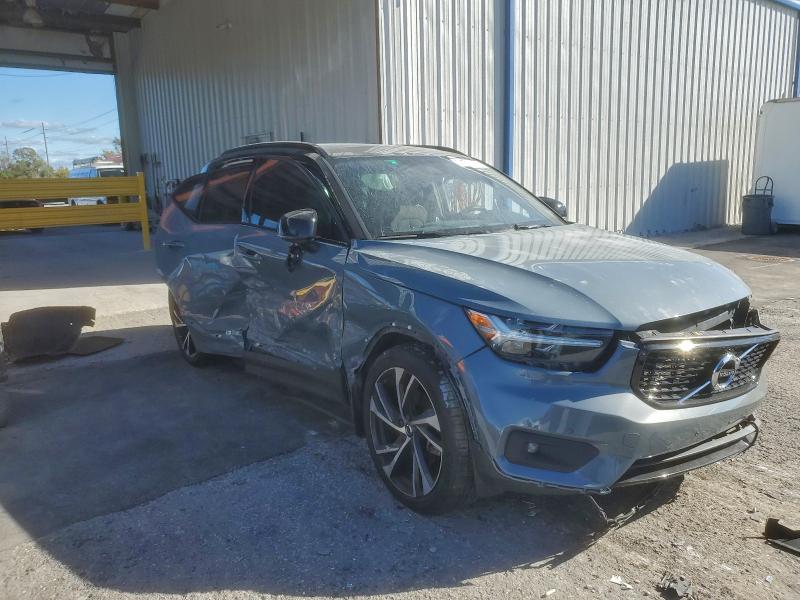 Фото 4 - VOLVO XC40