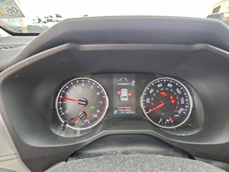 Фото 9 - TOYOTA RAV4