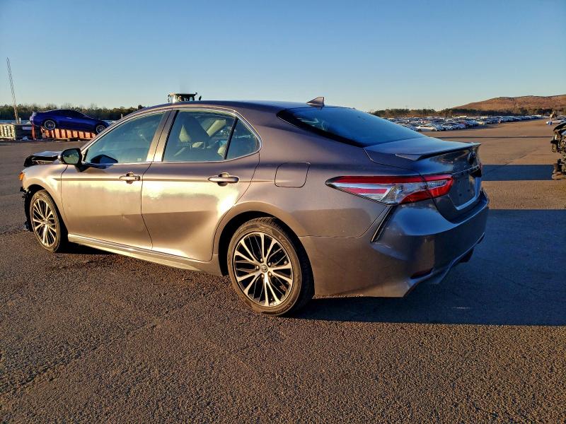 Фото 2 - TOYOTA CAMRY